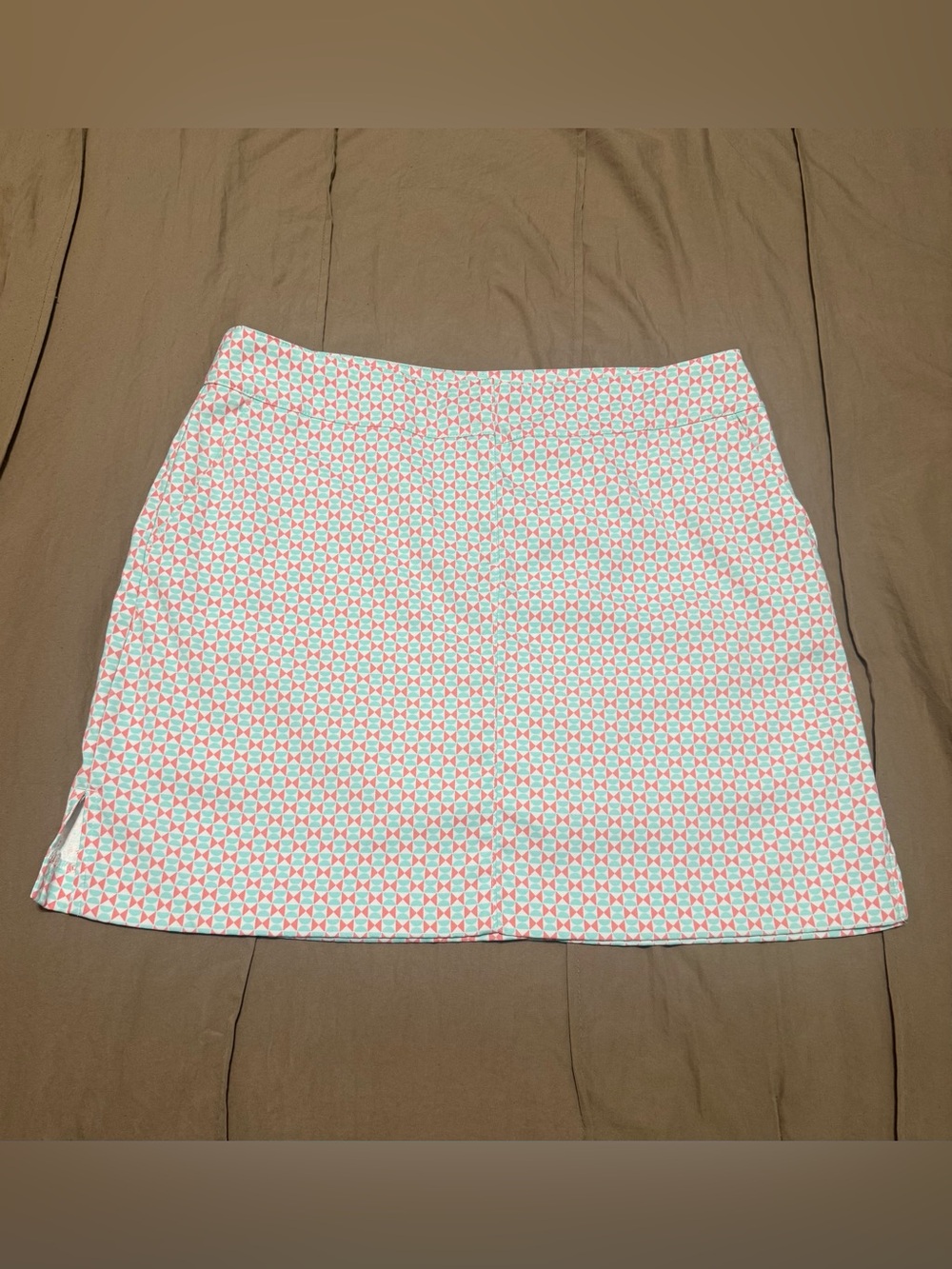 Women’s IZOD Golf Patterned Skort in Coral & Mint Size 10